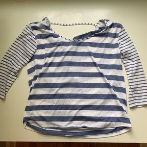 Boat Neck shirt with slouchy open back